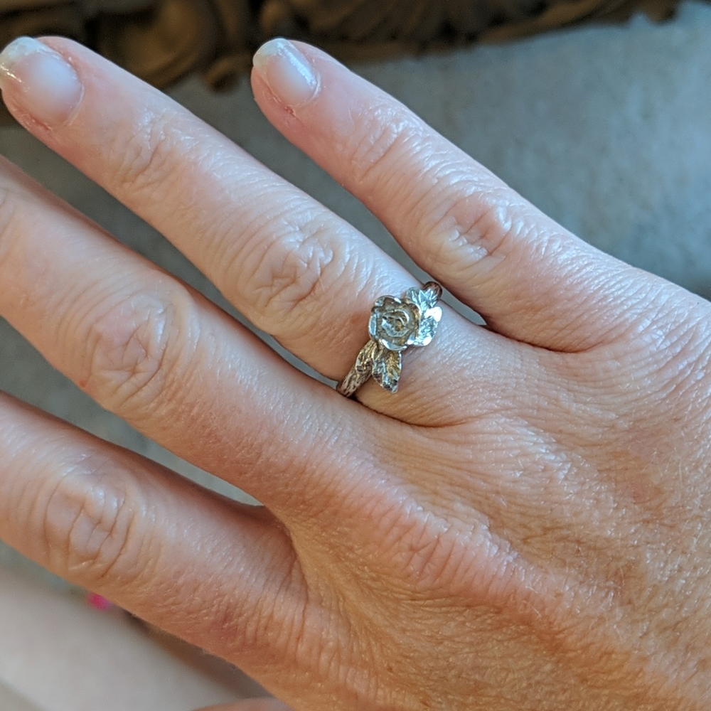 SS Flower 🌹 ring - Picture 8 of 8